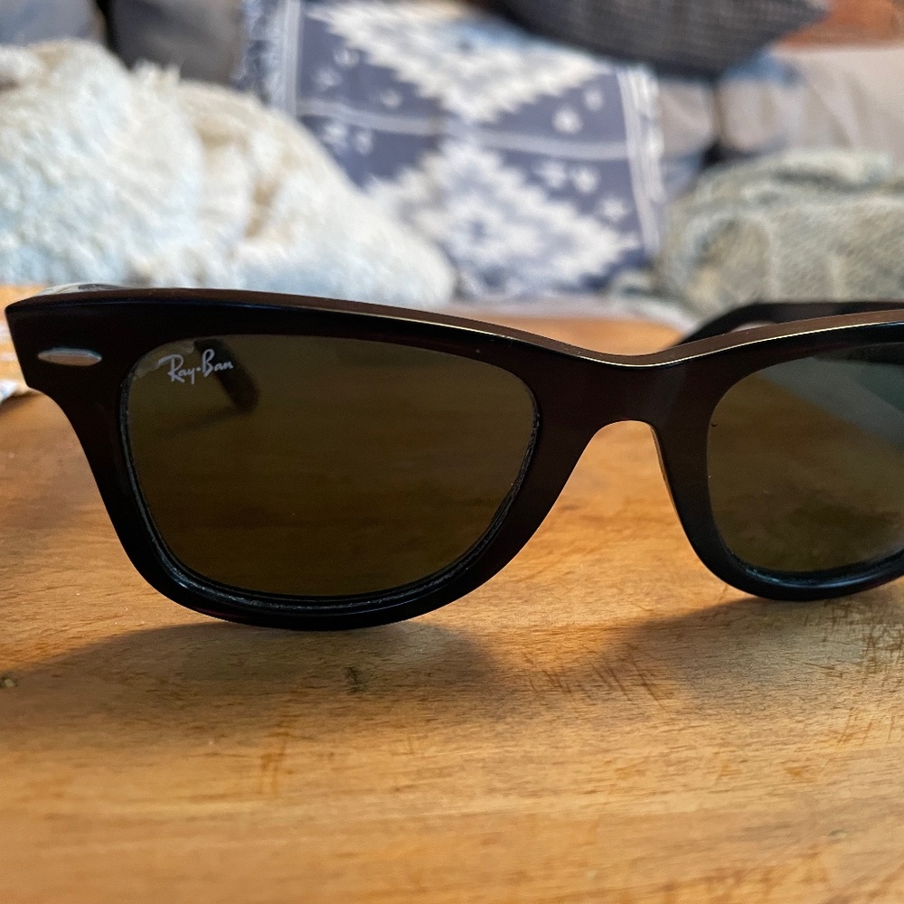 Ray-Ban Sunglasses - Wayfarer - Black